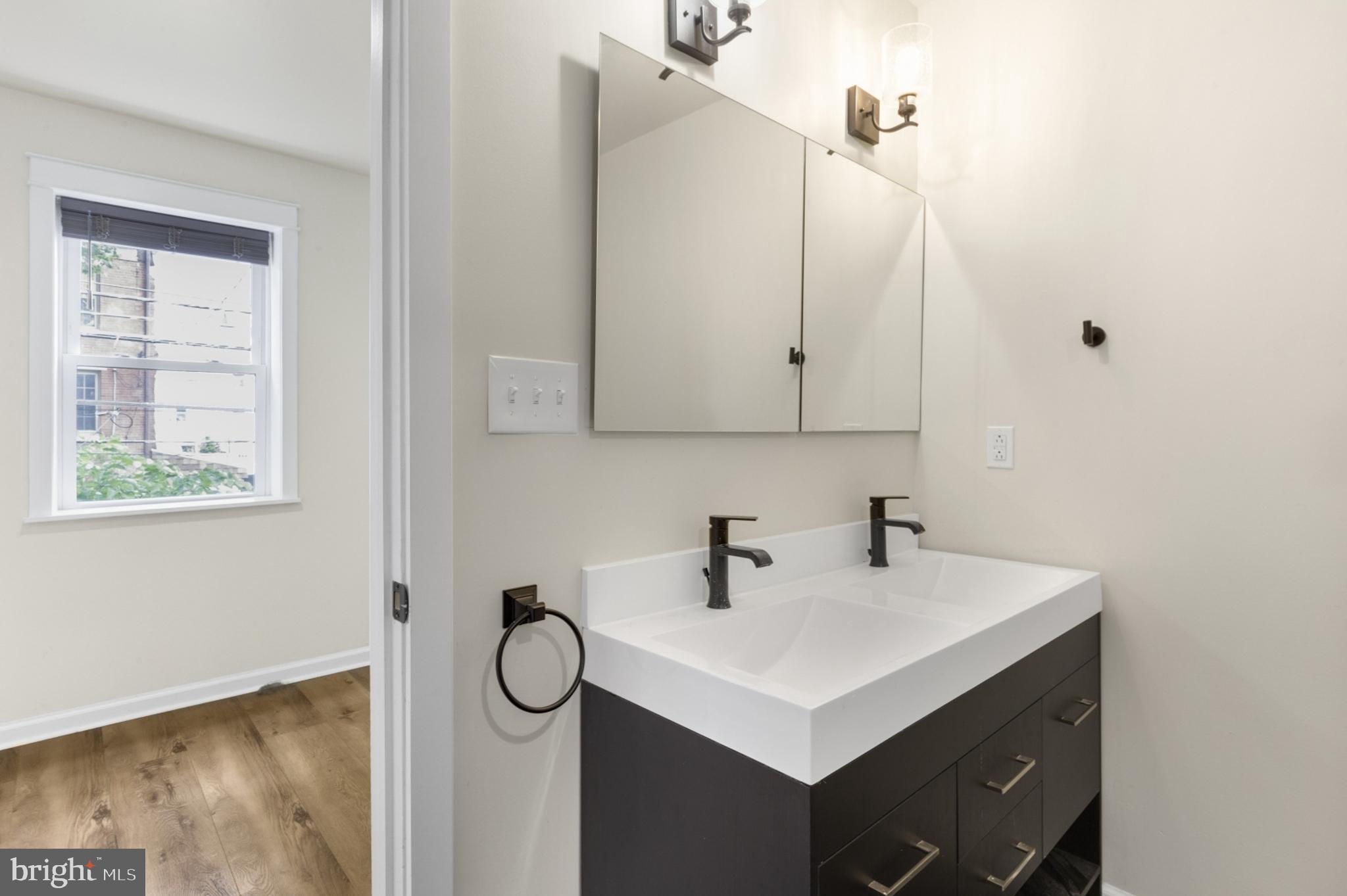 OLDE KENSINGTON - Residential Lease