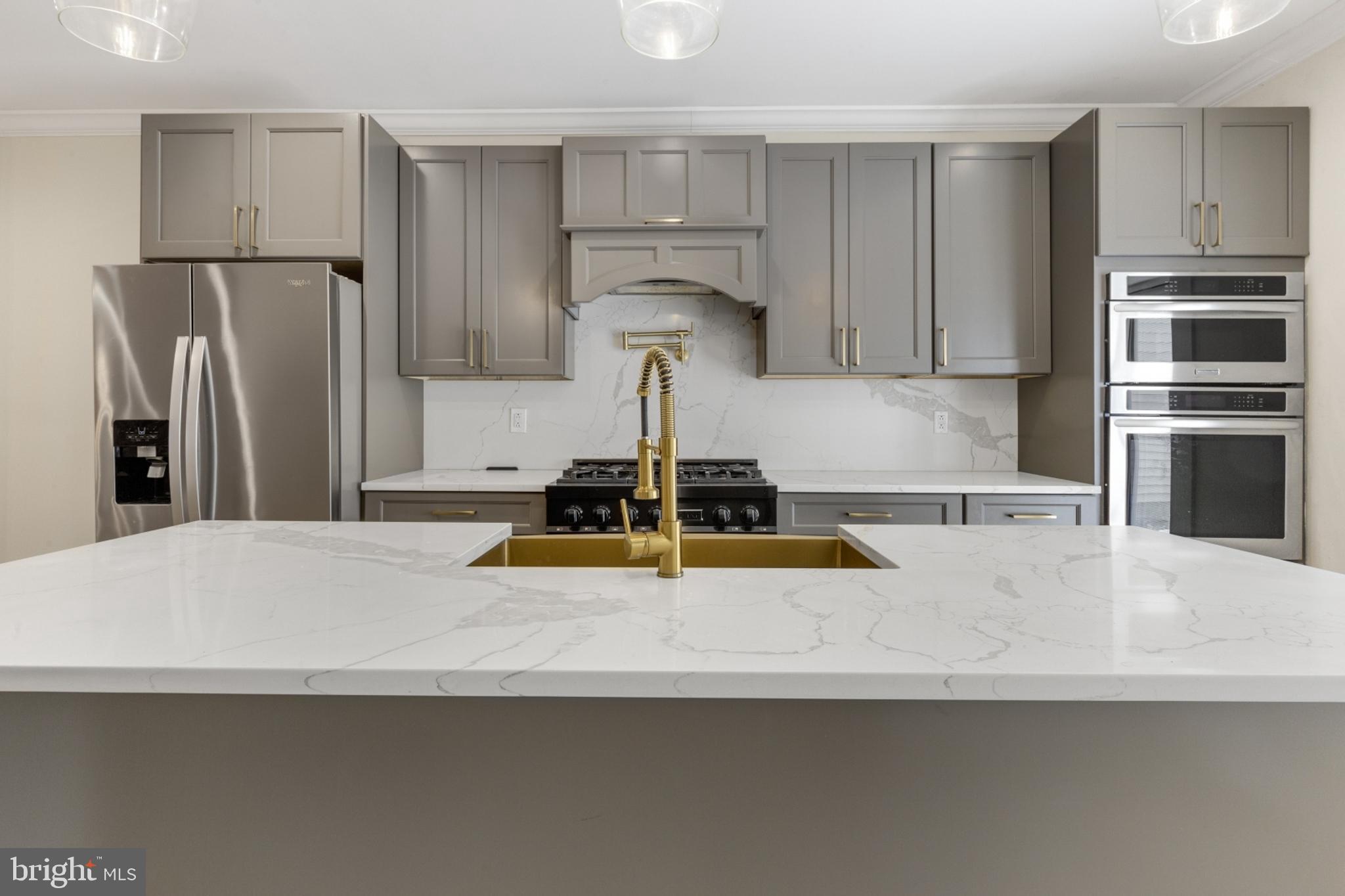 OLDE KENSINGTON - Residential Lease