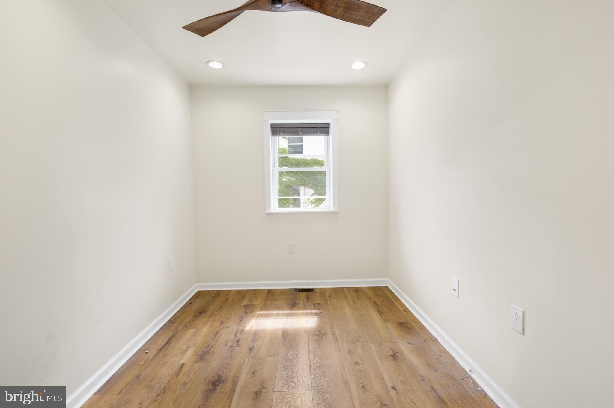 OLDE KENSINGTON - Residential Lease