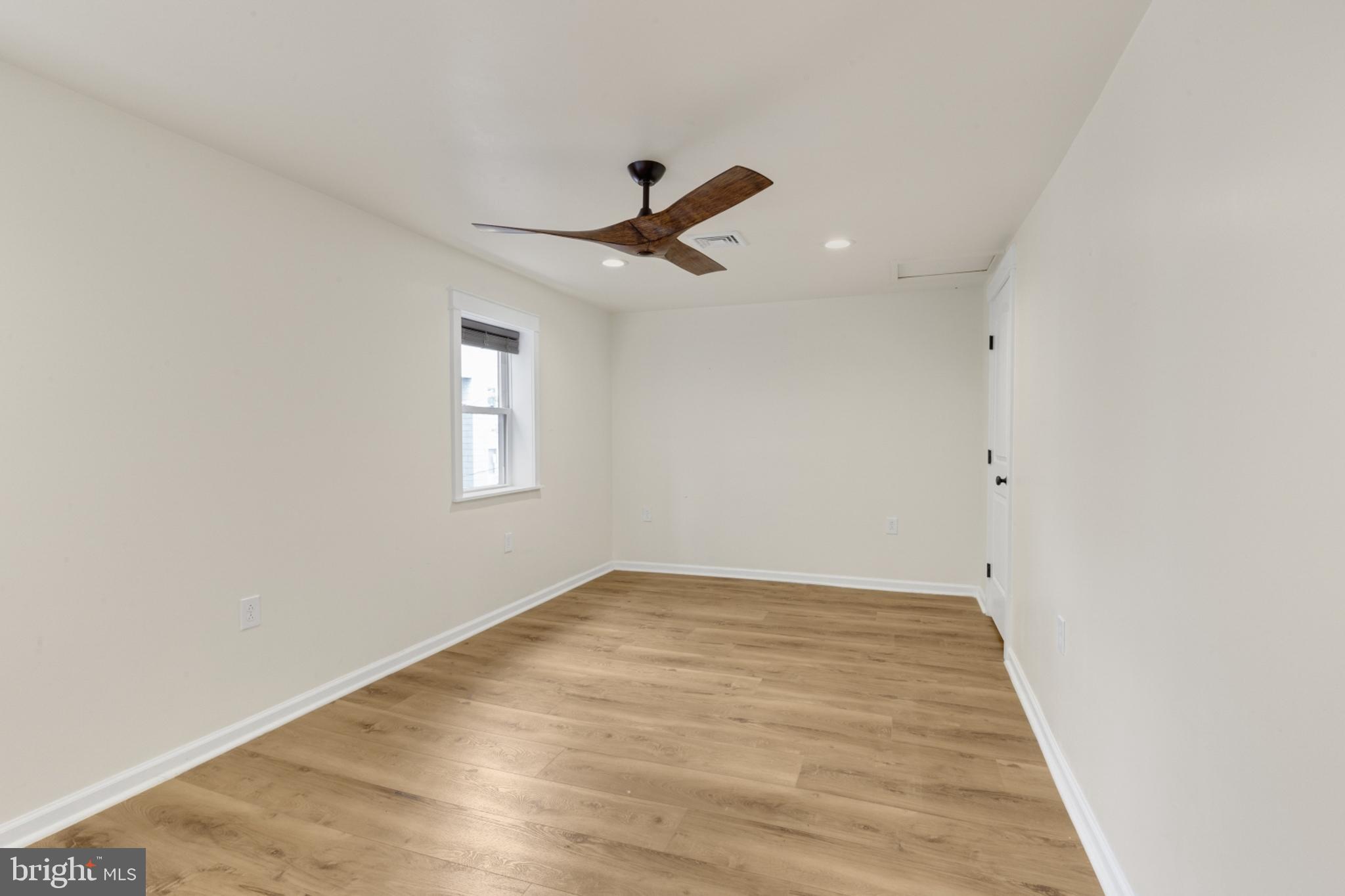 OLDE KENSINGTON - Residential Lease