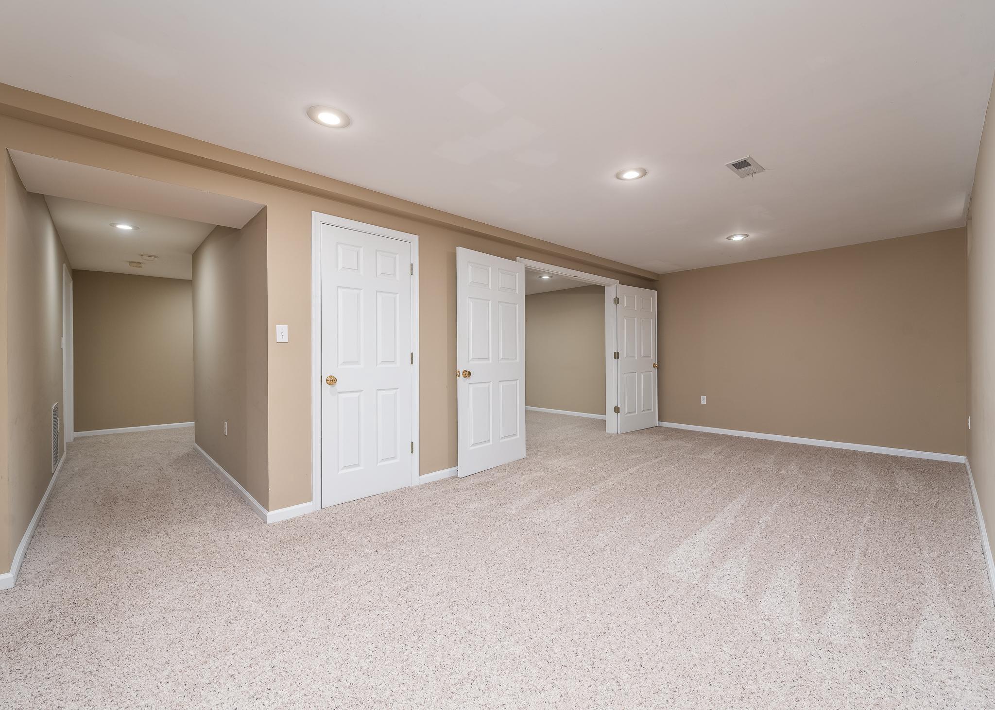 VILLAGE OF RIVER HILL - Residential