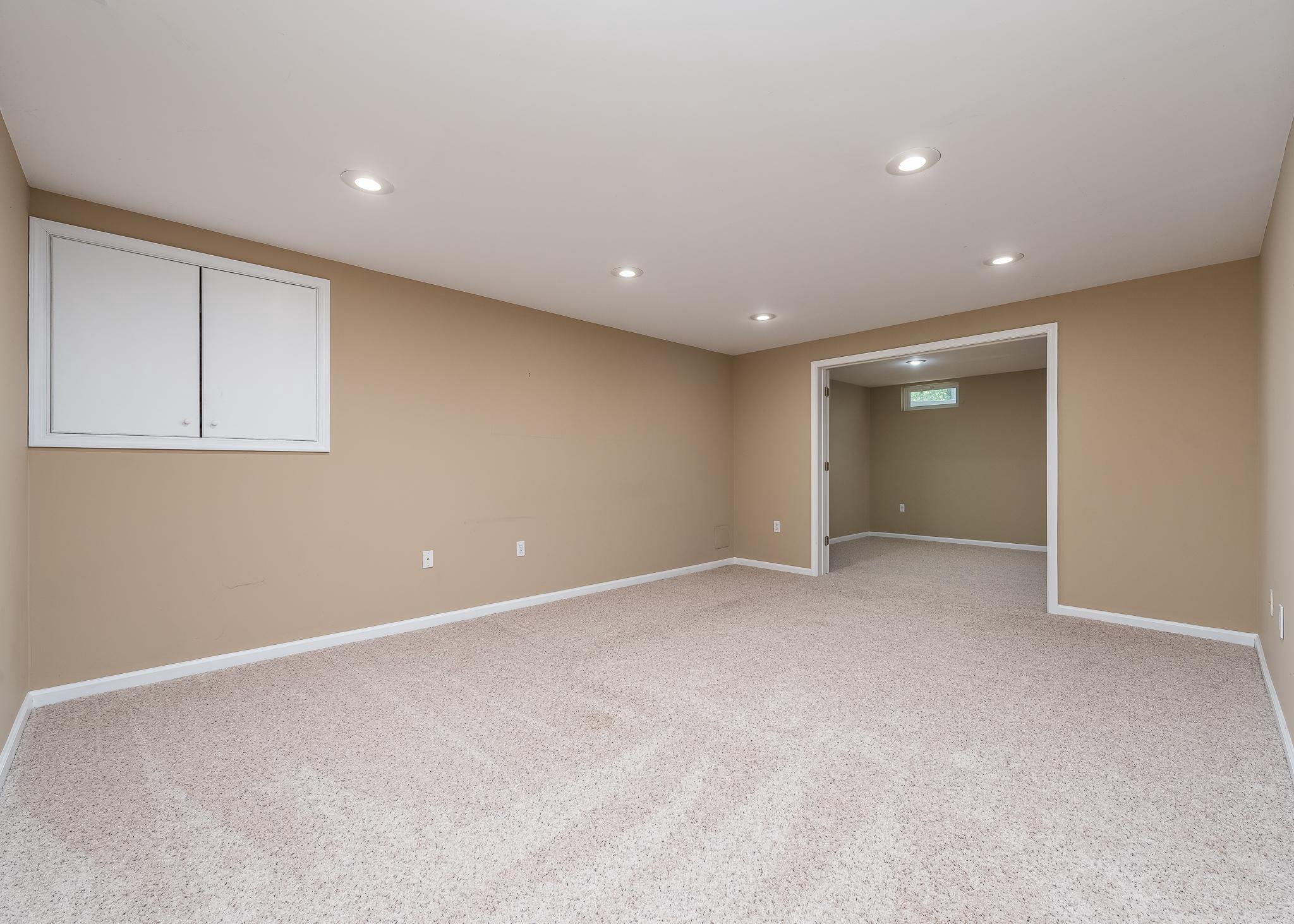 VILLAGE OF RIVER HILL - Residential