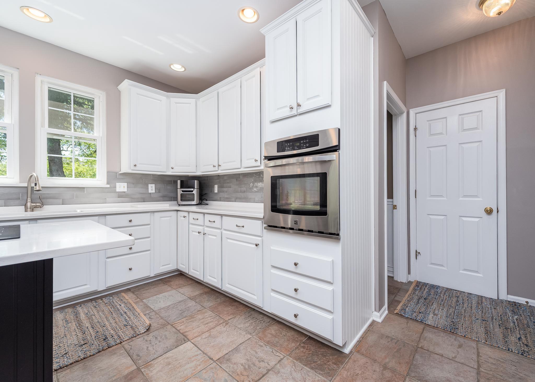 VILLAGE OF RIVER HILL - Residential