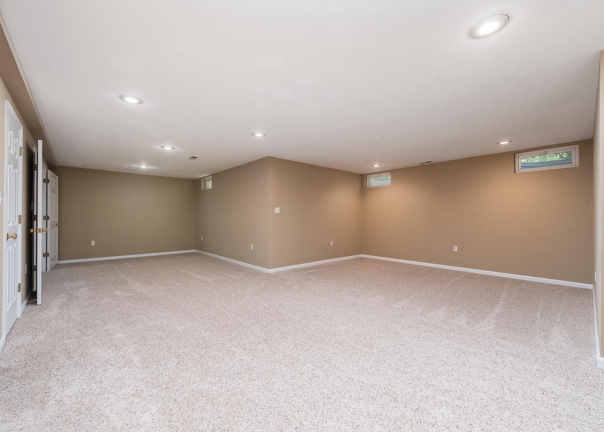 VILLAGE OF RIVER HILL - Residential