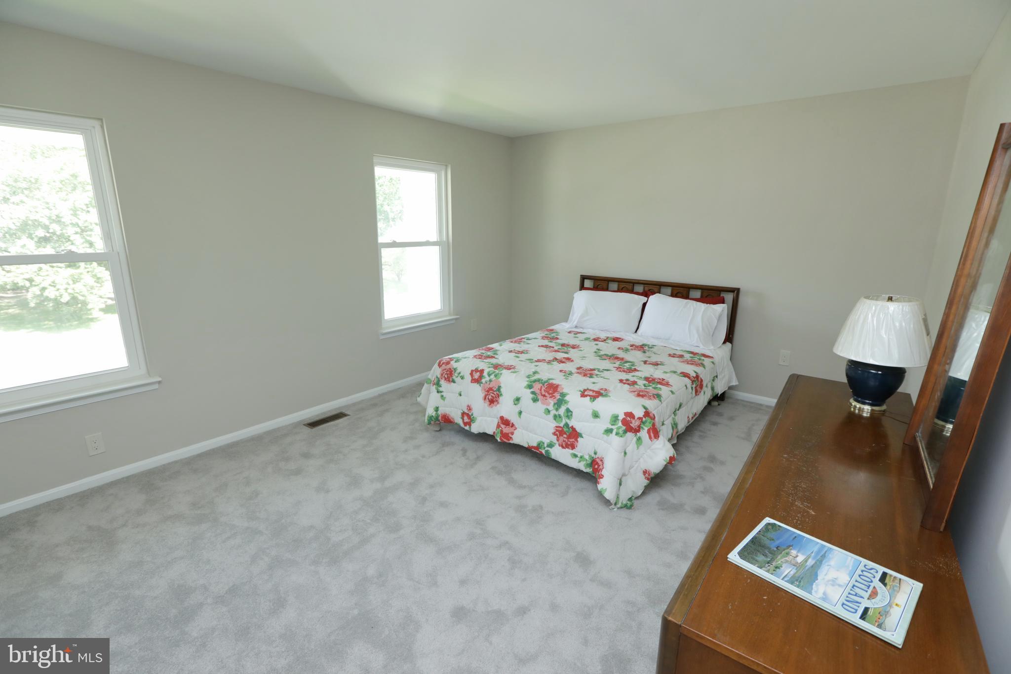 SURRATTS GARDENS - Residential