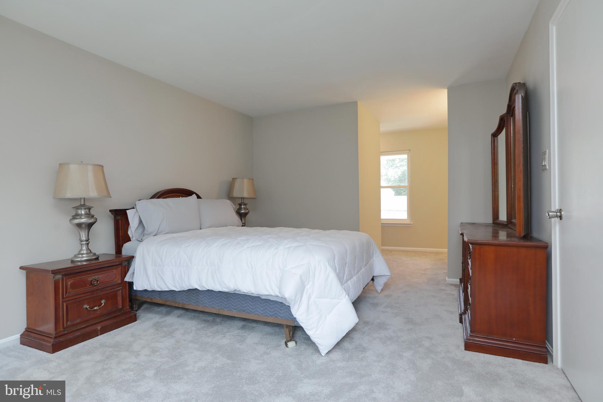 SURRATTS GARDENS - Residential