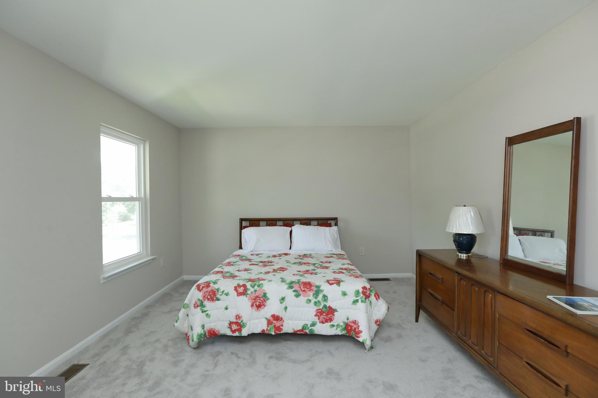 SURRATTS GARDENS - Residential