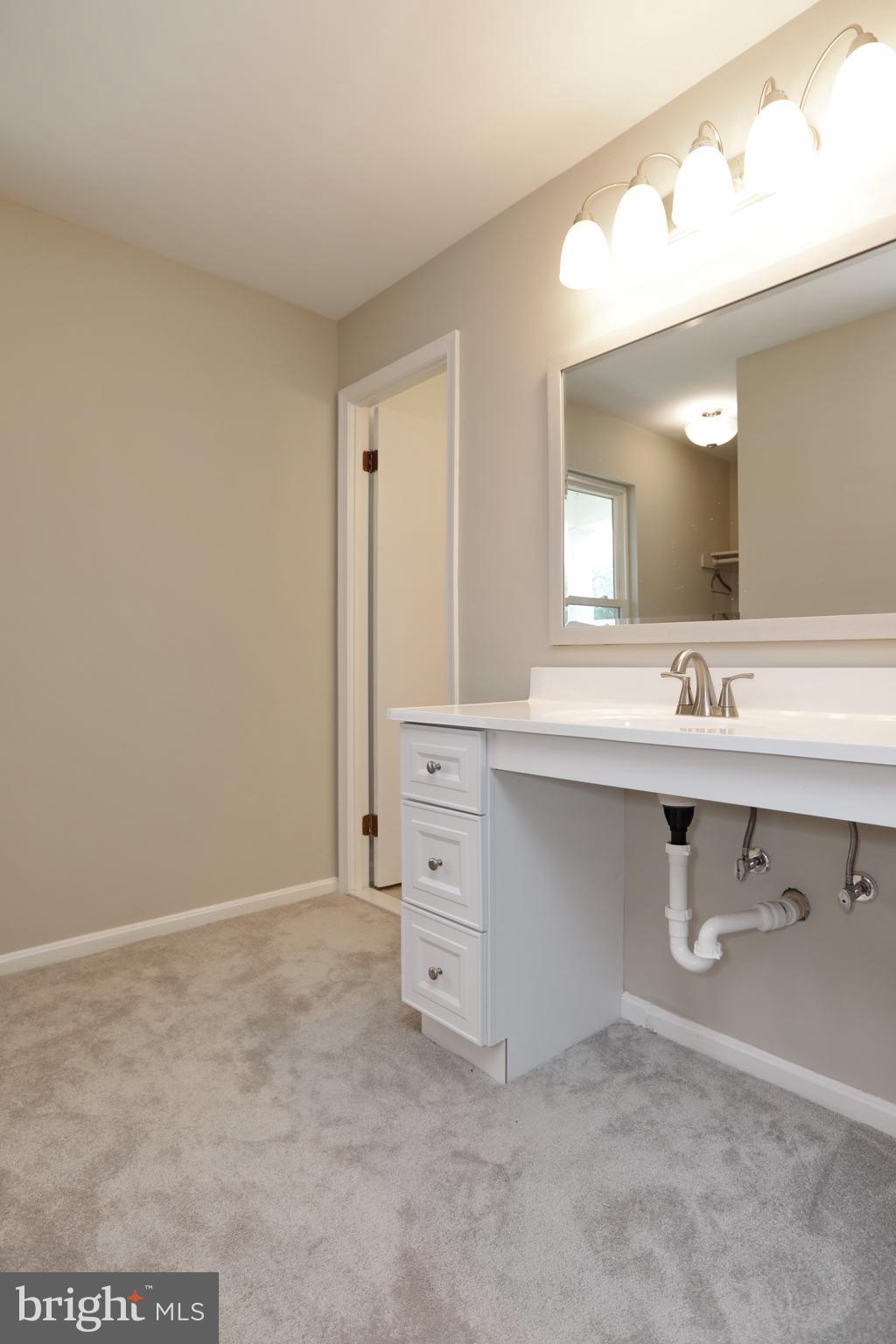 SURRATTS GARDENS - Residential