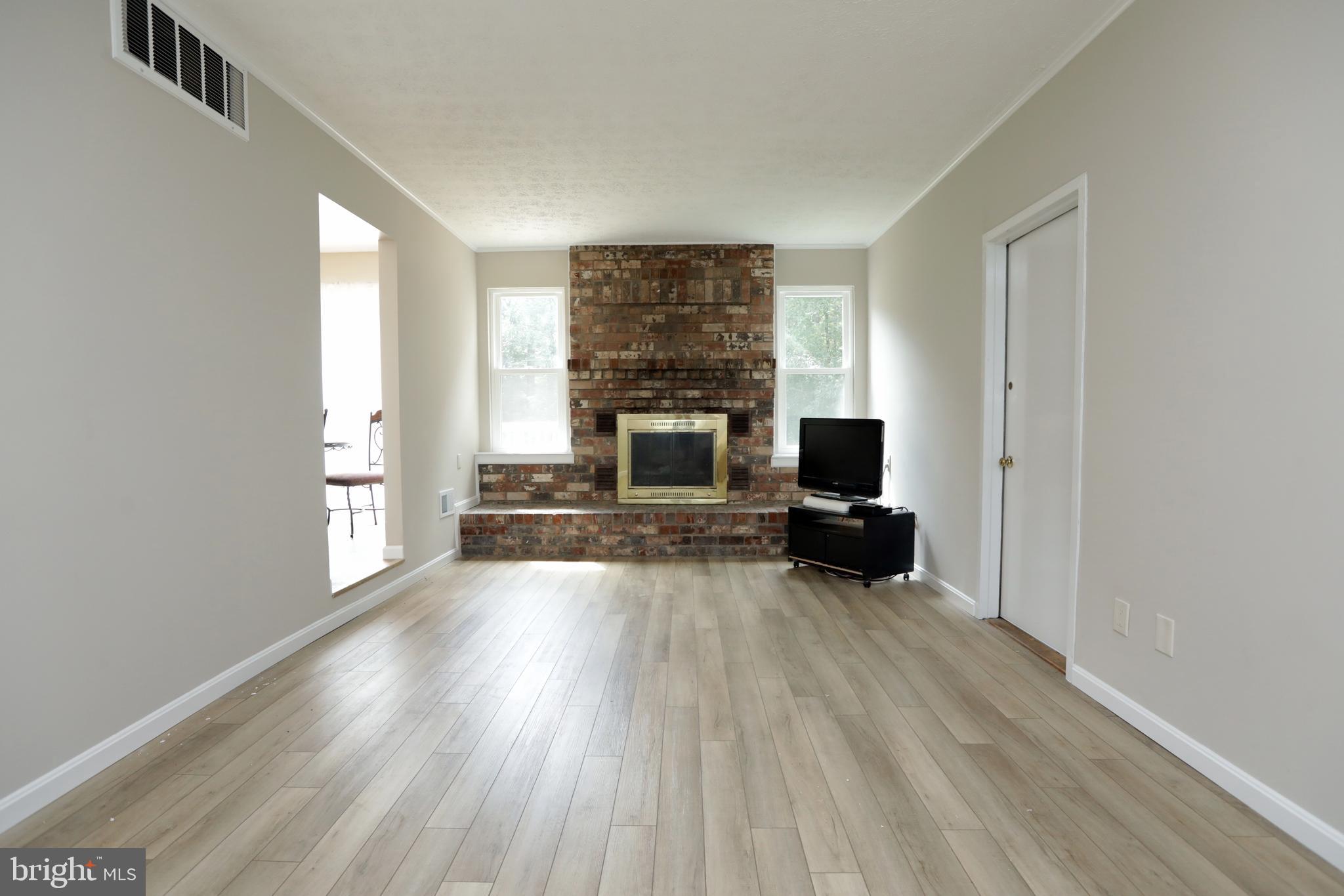 SURRATTS GARDENS - Residential