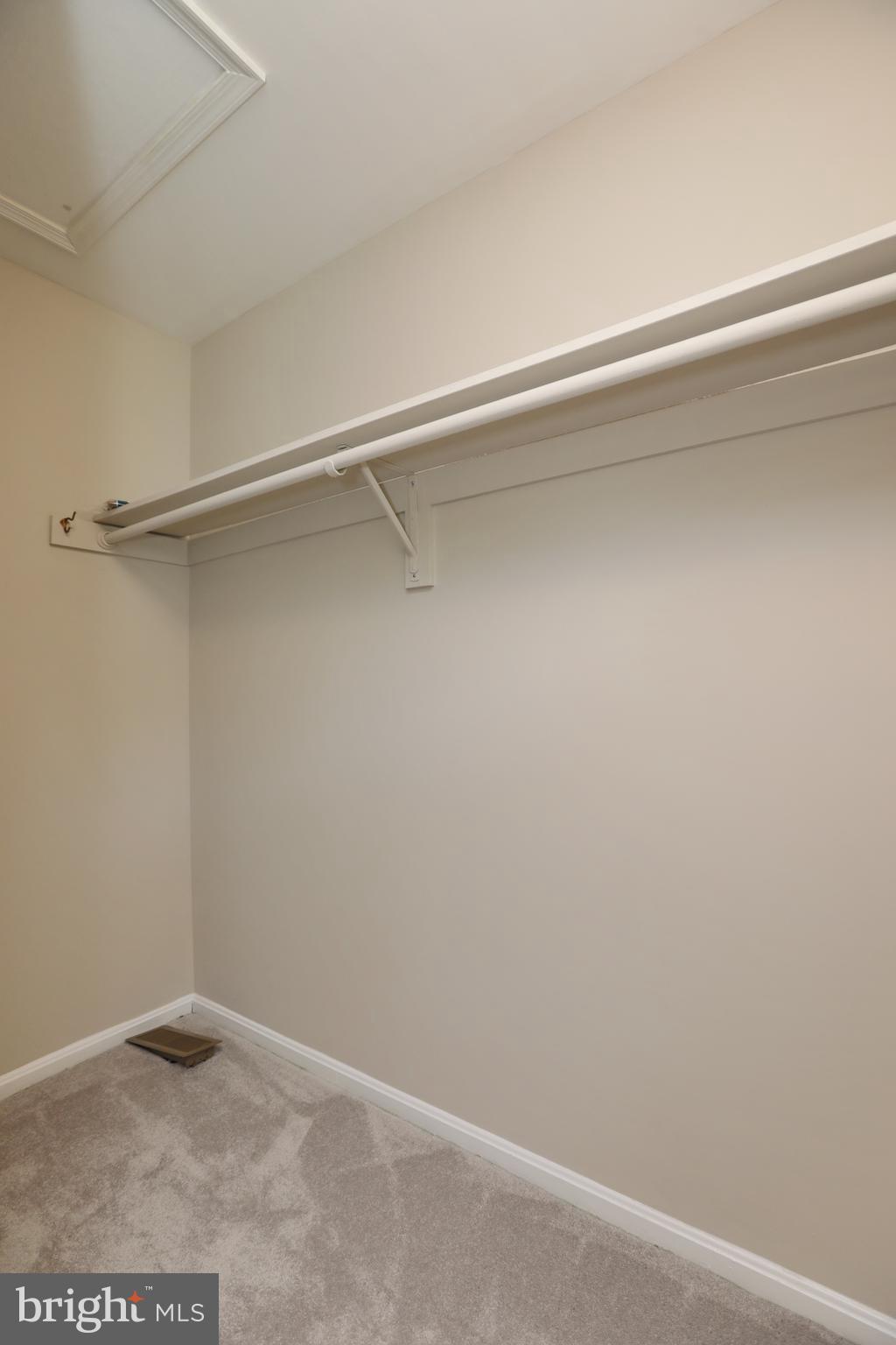 SURRATTS GARDENS - Residential