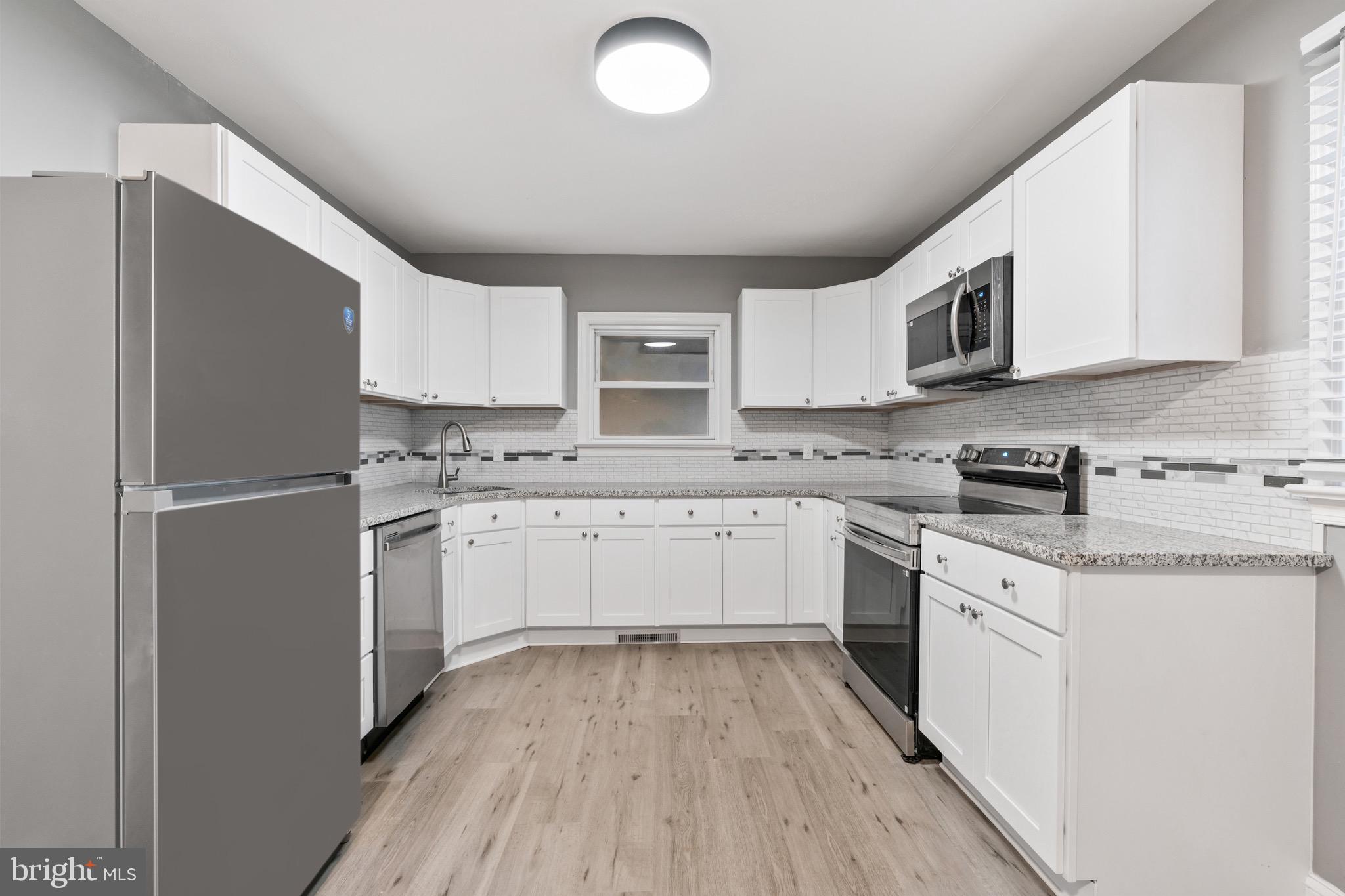 920 E DIVISION STREET