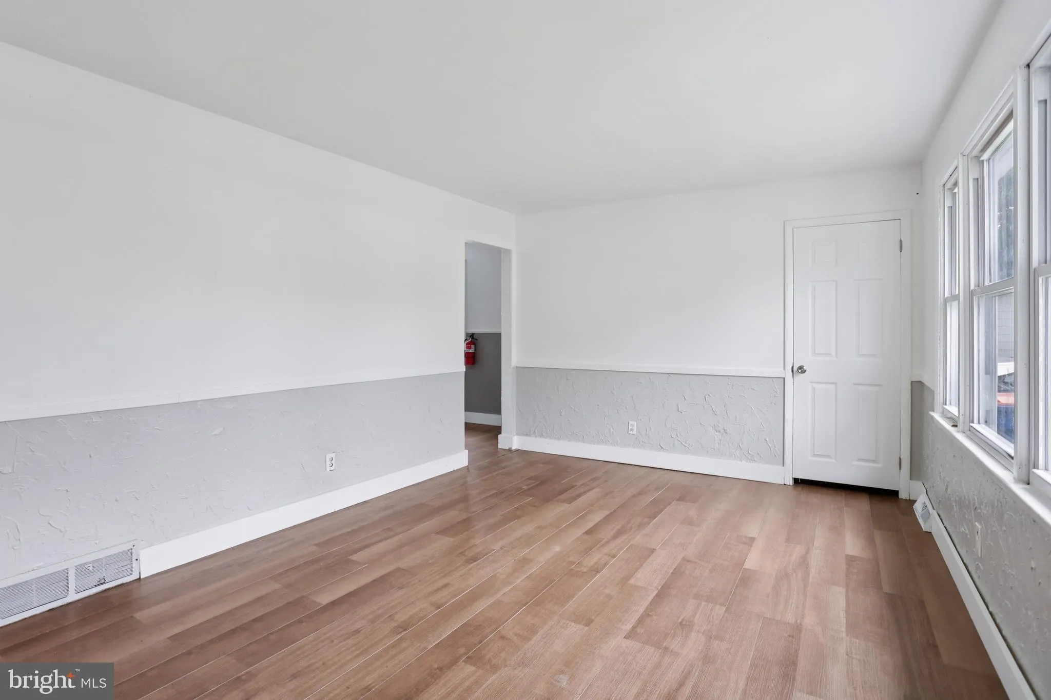 Millville, New Jersey 08332, United States, 3 Bedrooms Bedrooms, ,1 BathroomBathrooms,Residential,Pending,219974