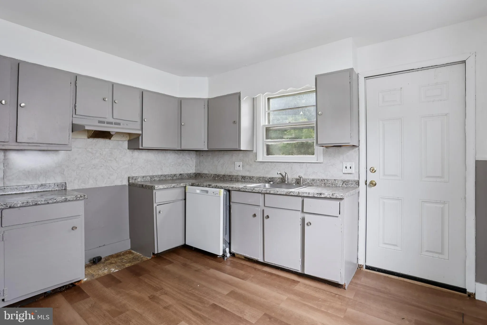 Millville, New Jersey 08332, United States, 3 Bedrooms Bedrooms, ,1 BathroomBathrooms,Residential,Pending,219974