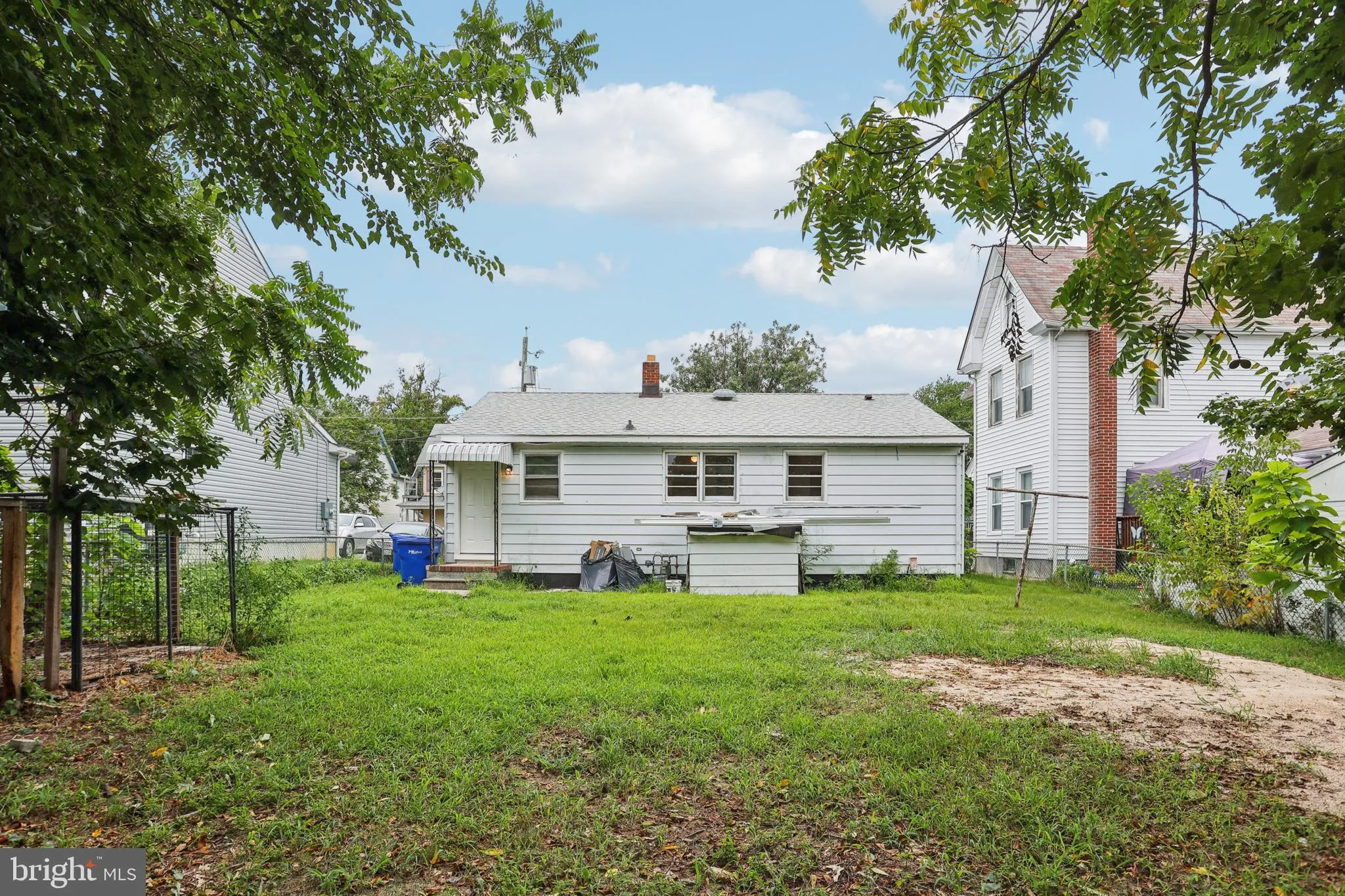 Millville, New Jersey 08332, United States, 3 Bedrooms Bedrooms, ,1 BathroomBathrooms,Residential,Pending,219974