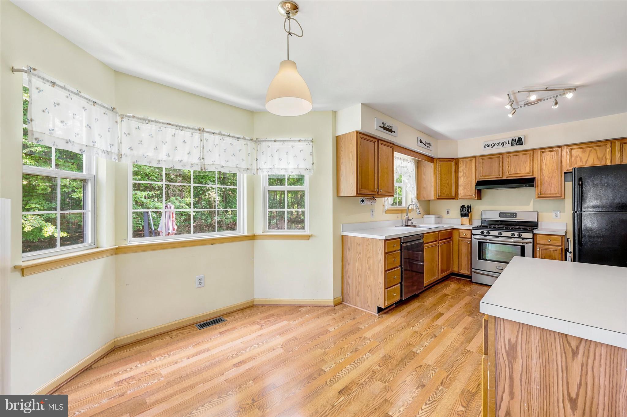 ROSLYN - Residential