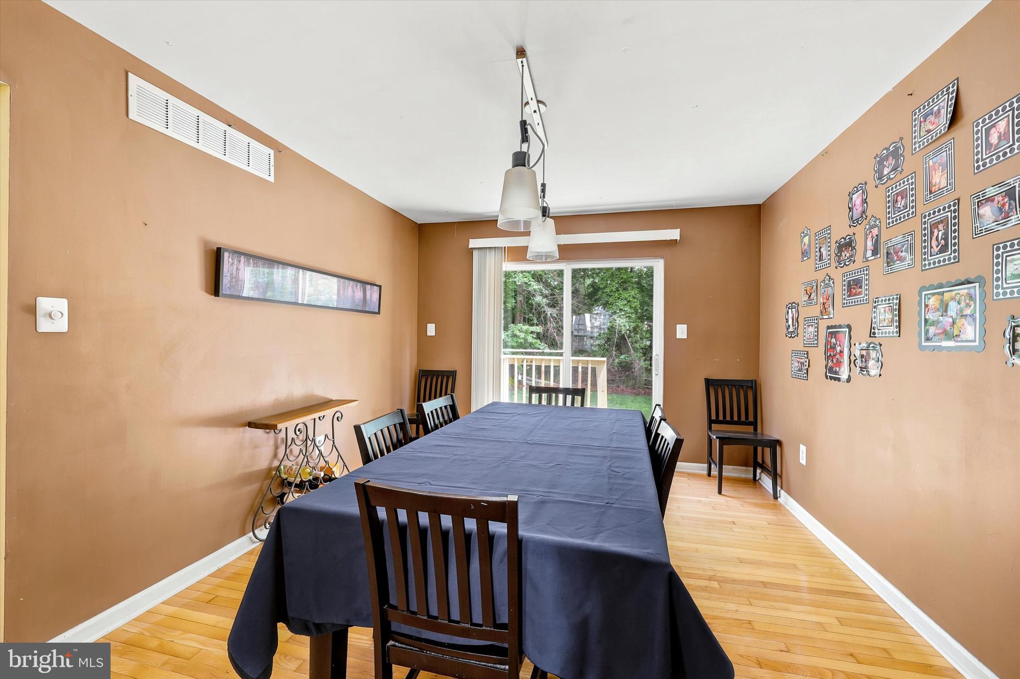 ROSLYN - Residential