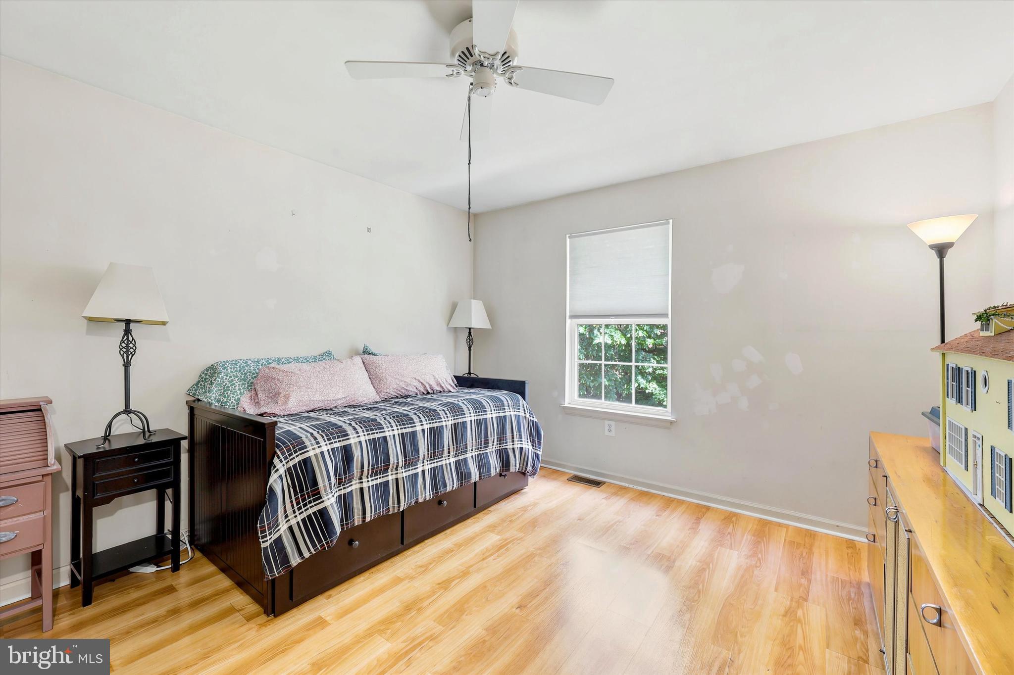 ROSLYN - Residential