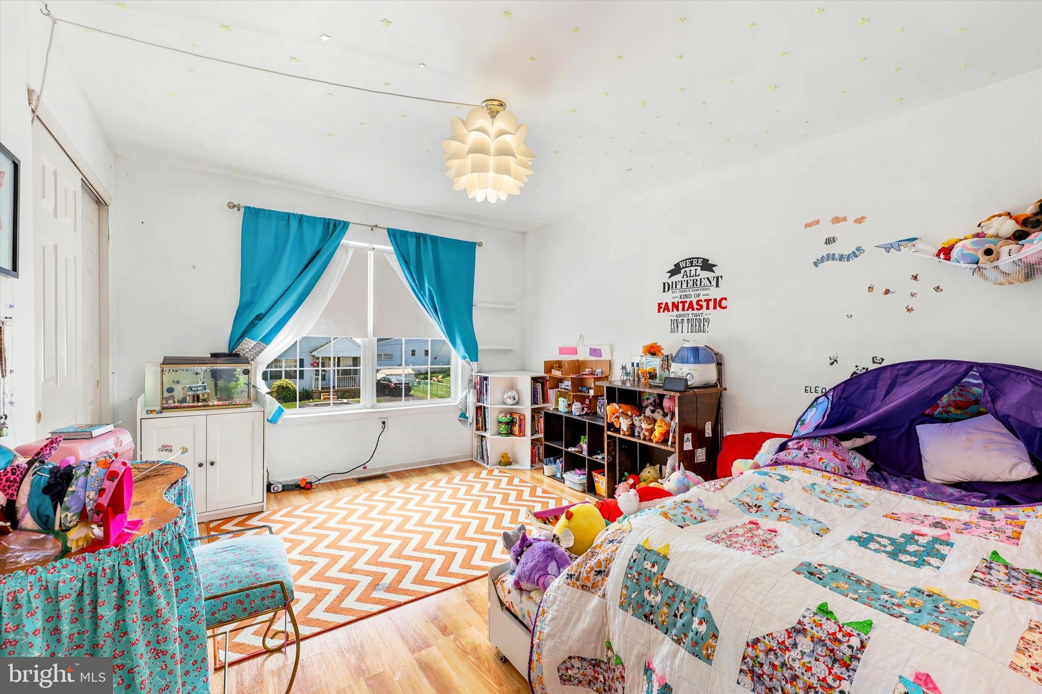 ROSLYN - Residential