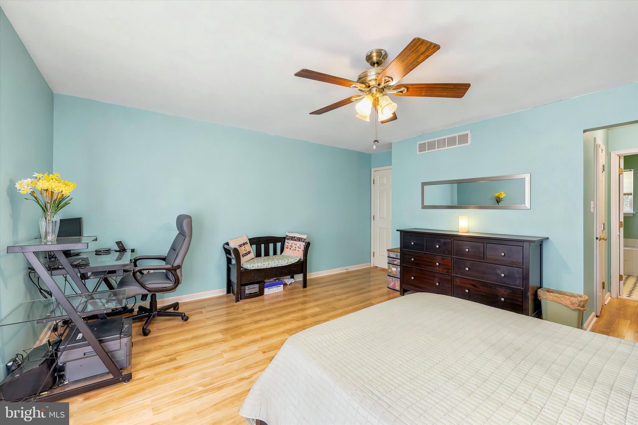 ROSLYN - Residential
