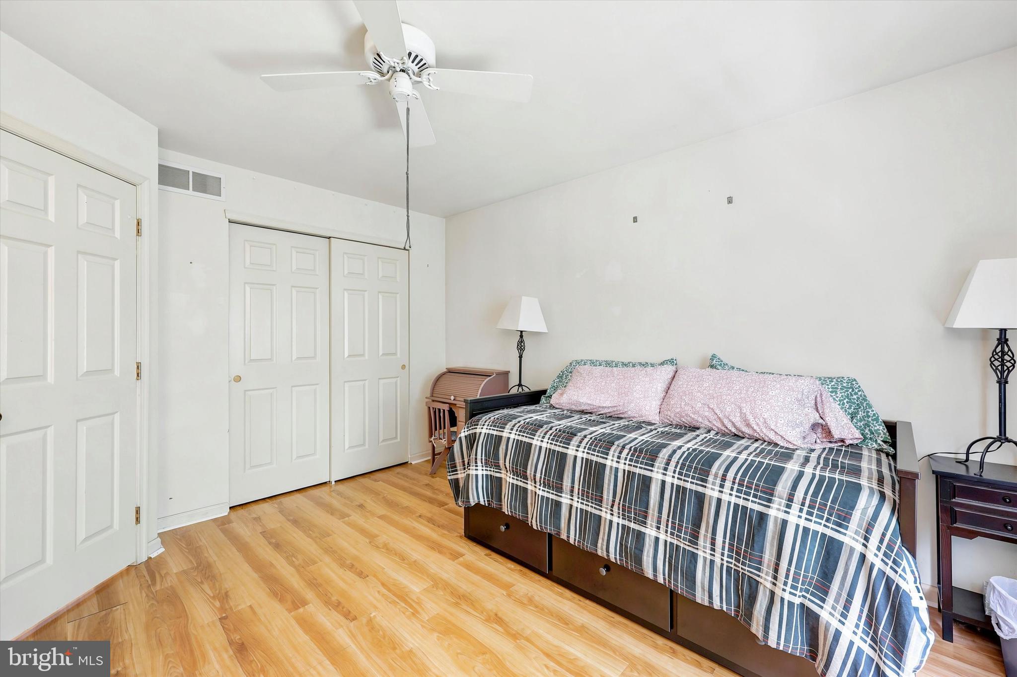 ROSLYN - Residential