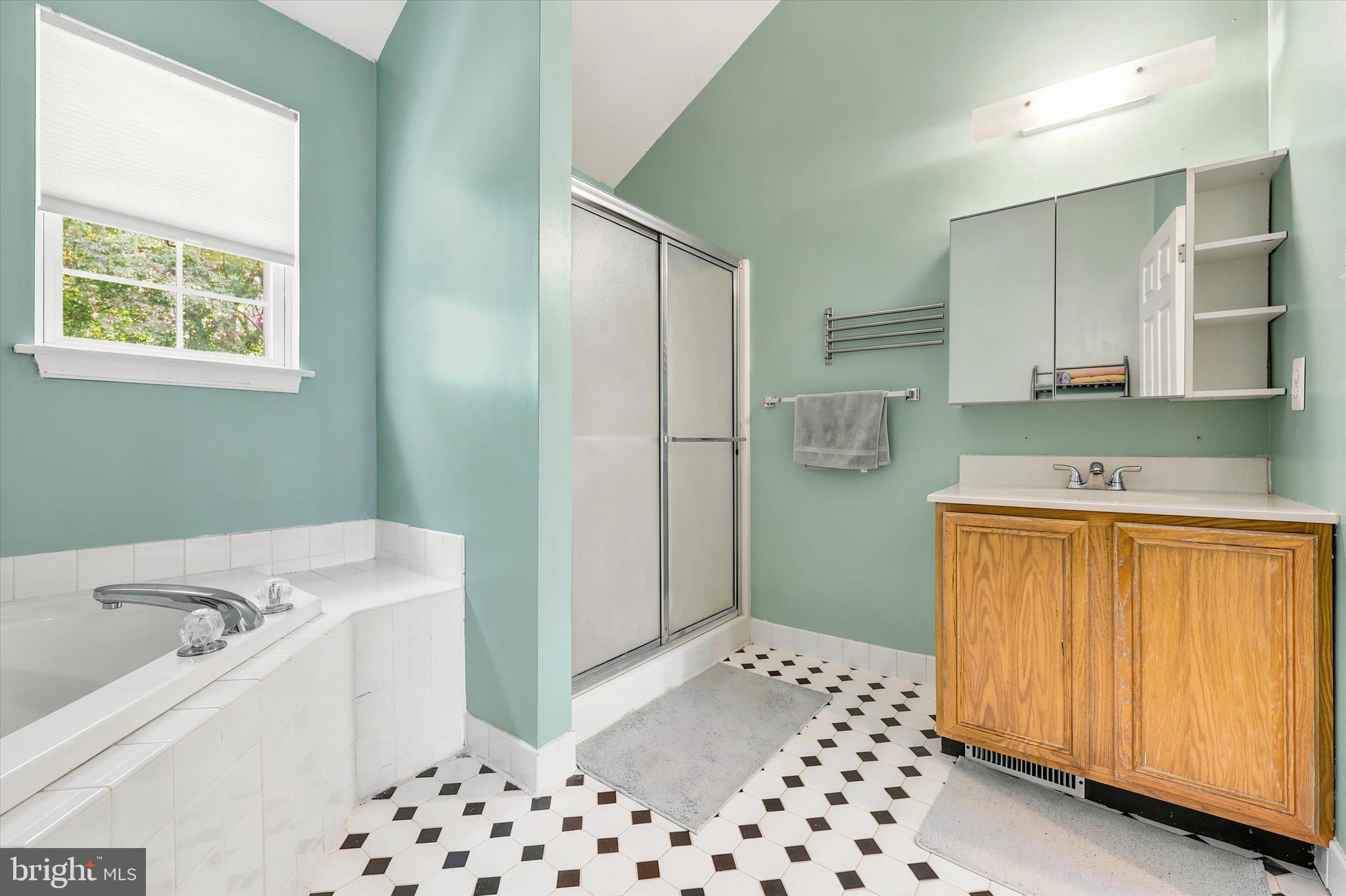 ROSLYN - Residential