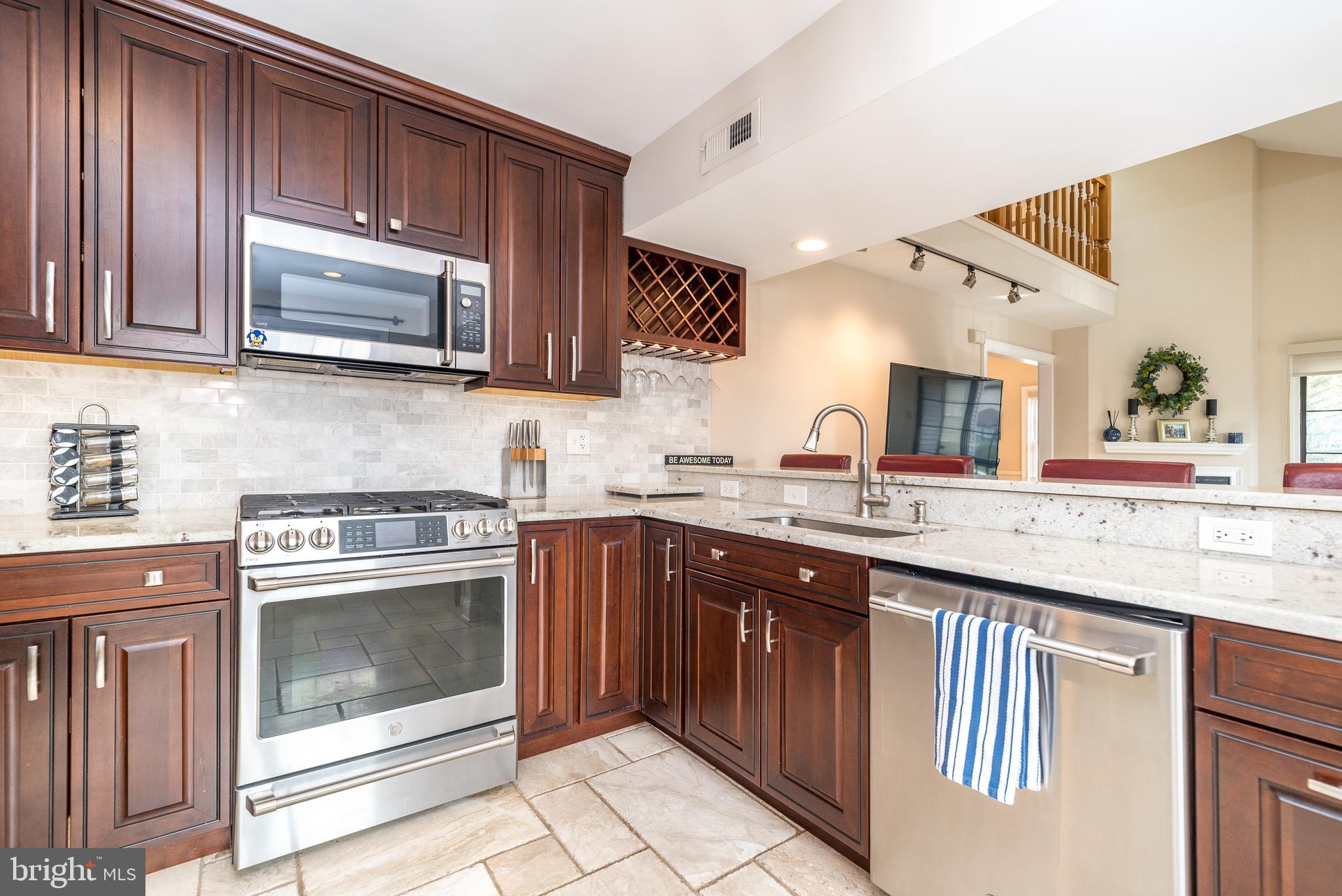 HAMPTON GREENS - Residential