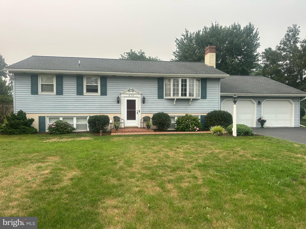 Photo of 270 Hilltop View Way, ELIZABETHTOWN, PA 17022 (MLS # PALA2091744)