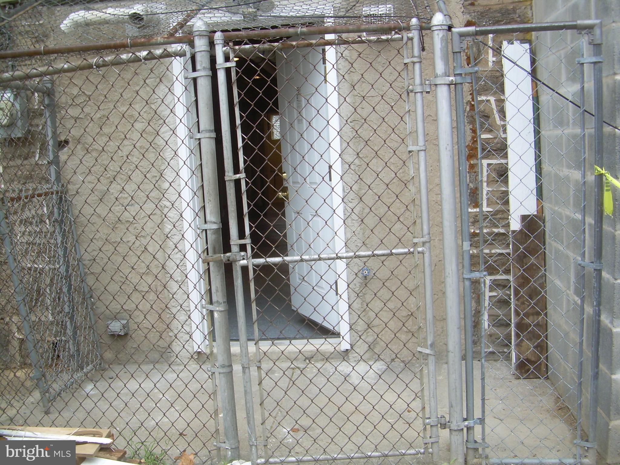 OXFORD CIRCLE - Residential