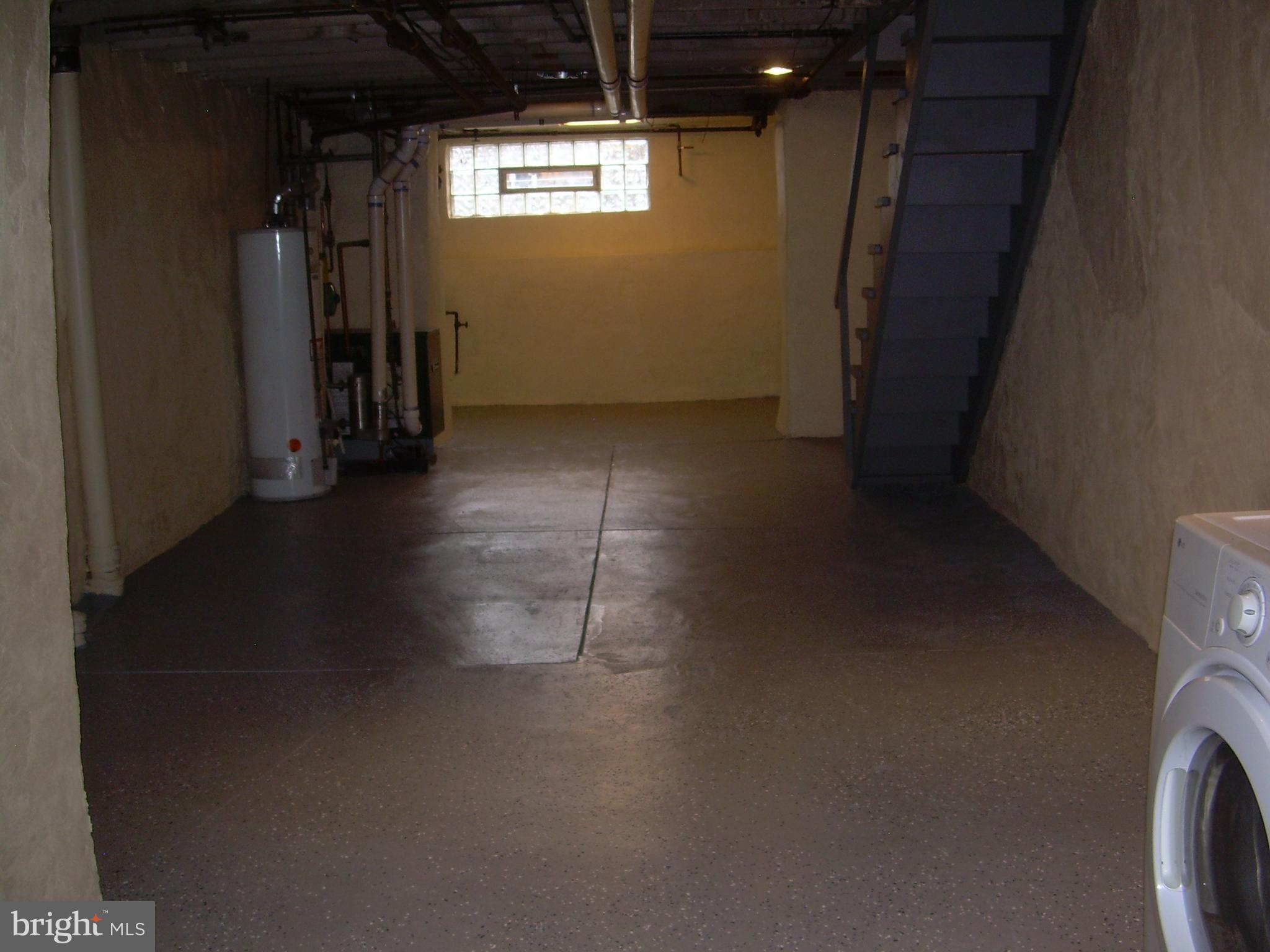 OXFORD CIRCLE - Residential