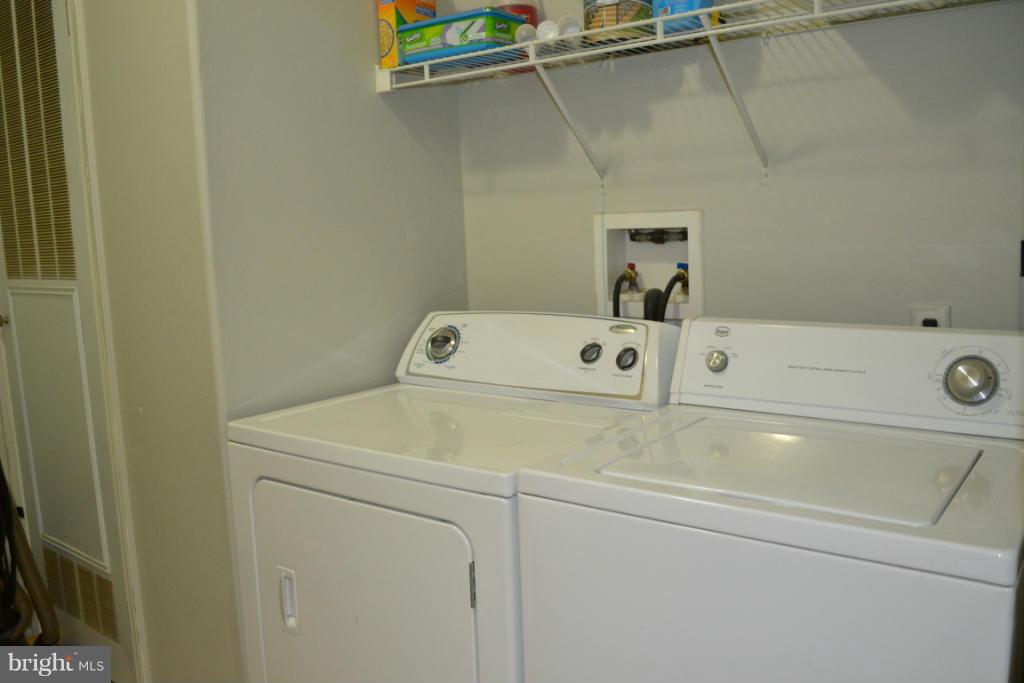 MEADOWS OF CHANTILLY - Residential