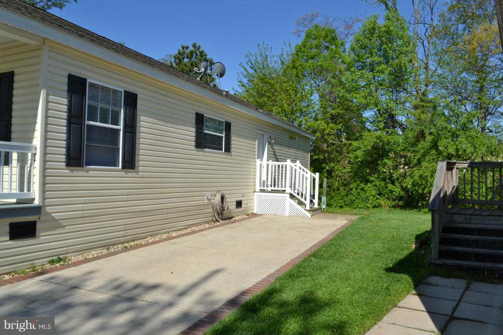 MEADOWS OF CHANTILLY - Residential