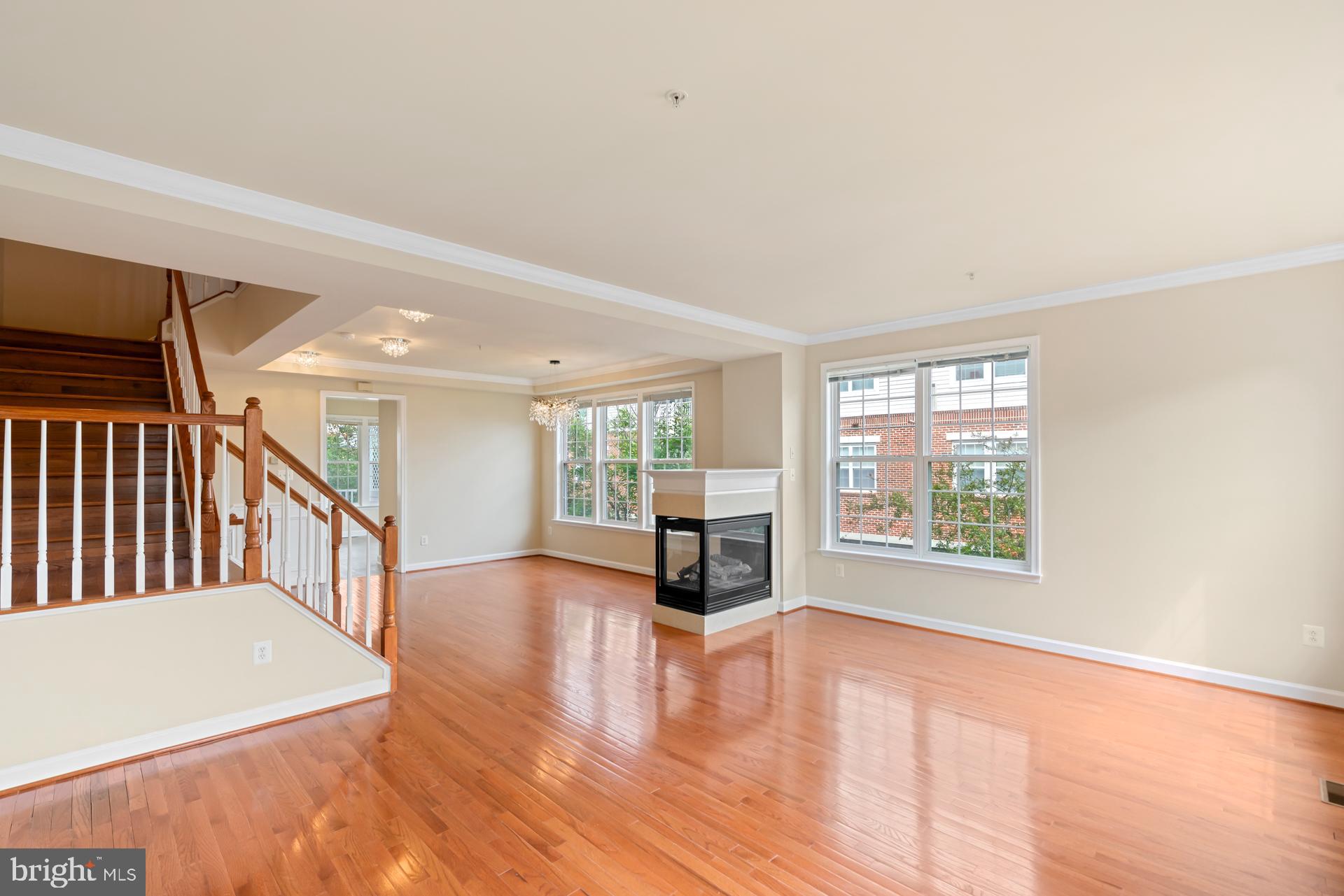 901 PLEASANT DRIVE