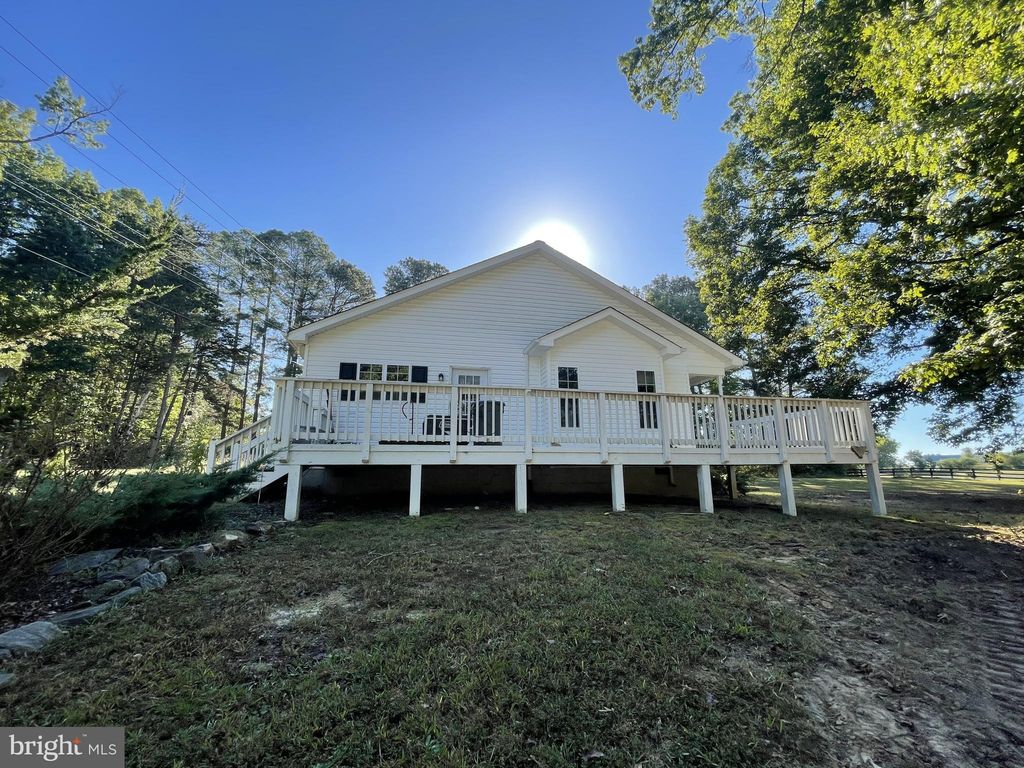 Photo of 9617 Thousand Oaks Lane, SPOTSYLVANIA, VA 22551 (MLS # VASP2036768)