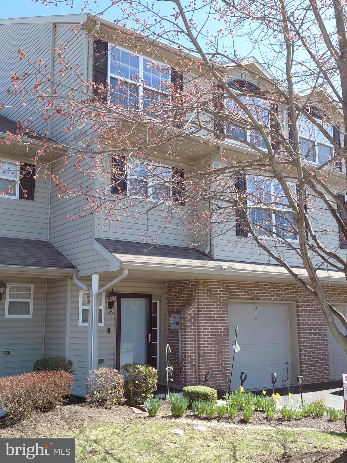 PINNACLE AT HERSHEY MEADOWS - Residential