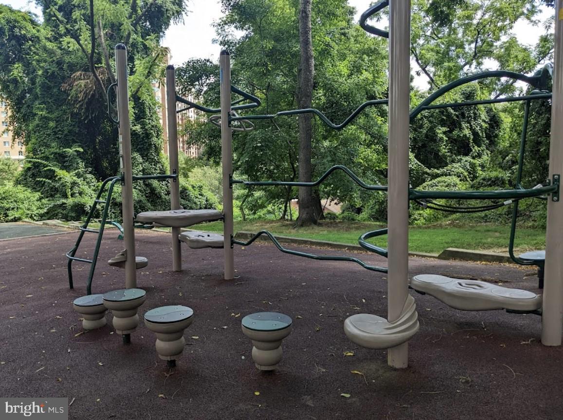 BOLLING BROOK - Residential Lease