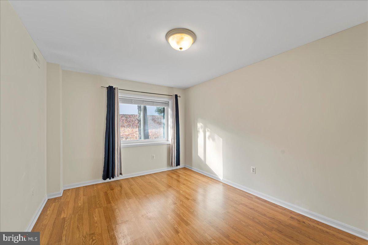 BOLLING BROOK - Residential Lease