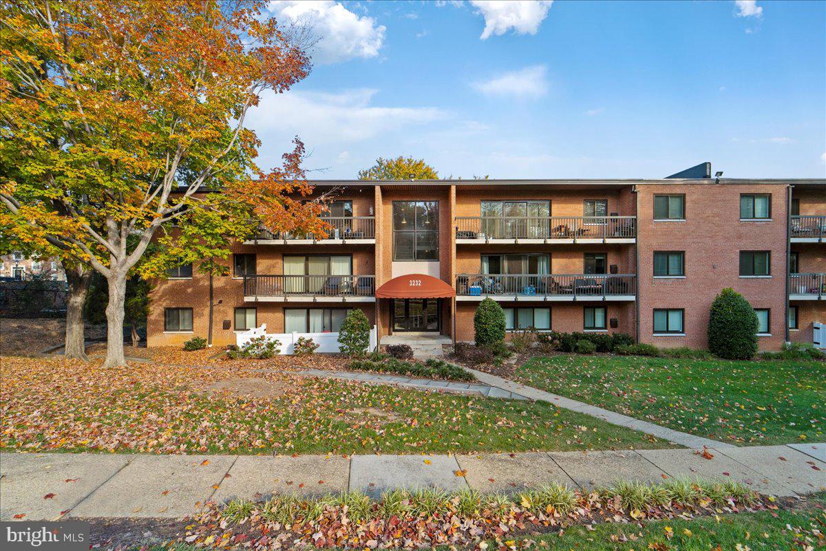 BOLLING BROOK - Residential Lease