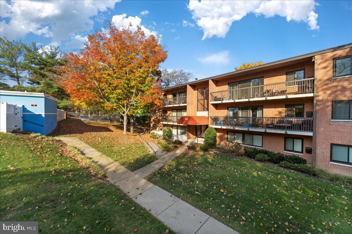 BOLLING BROOK - Residential Lease