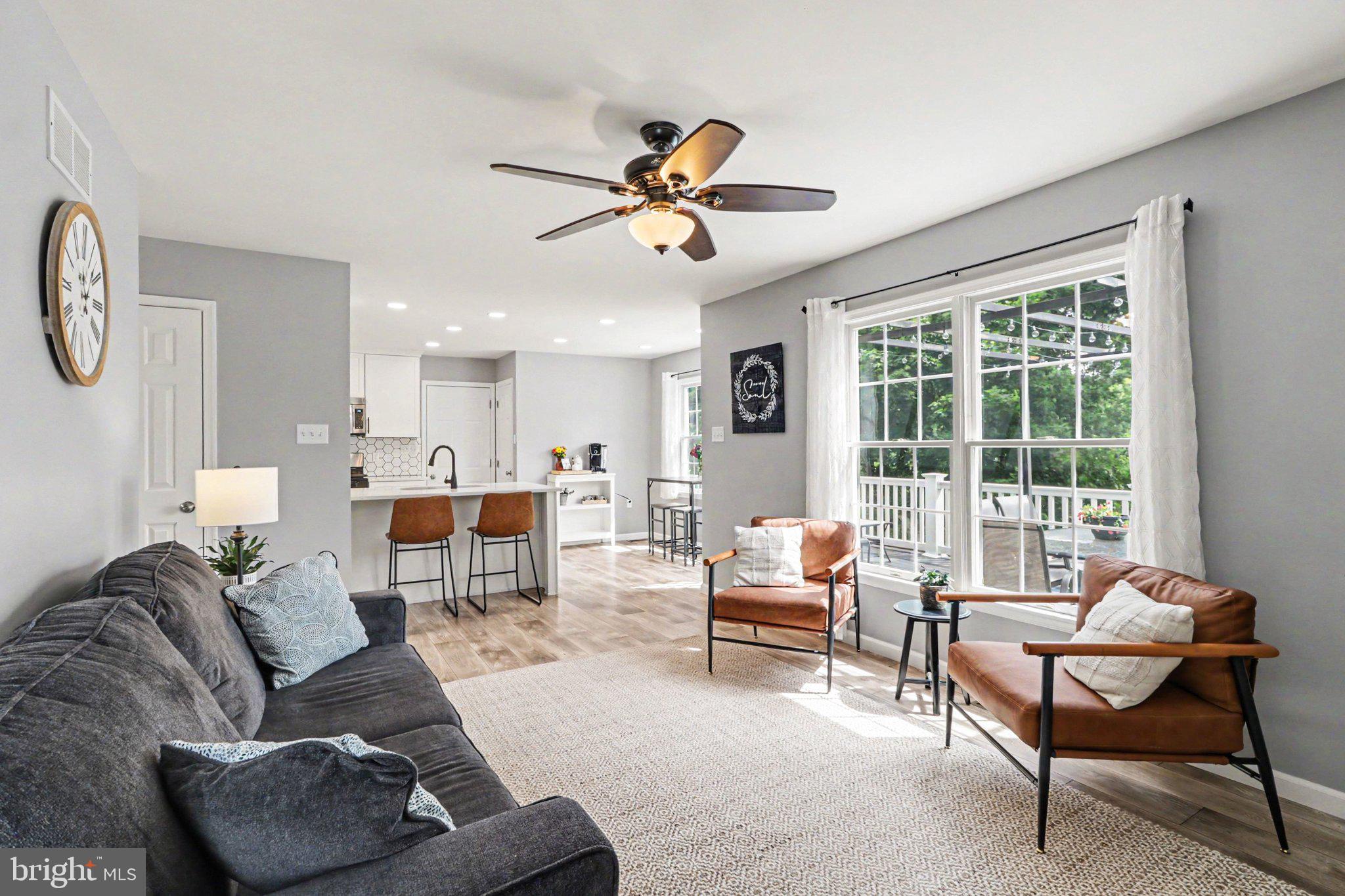 4 DEWBERRY COURT