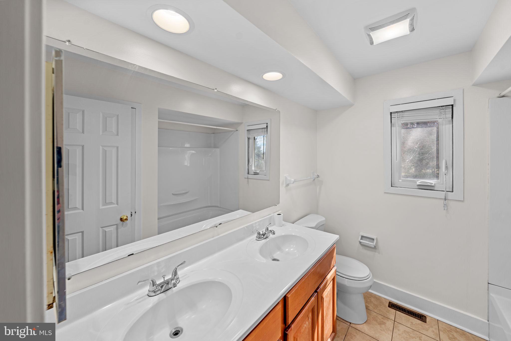 LIMESTONE HILLS - Residential