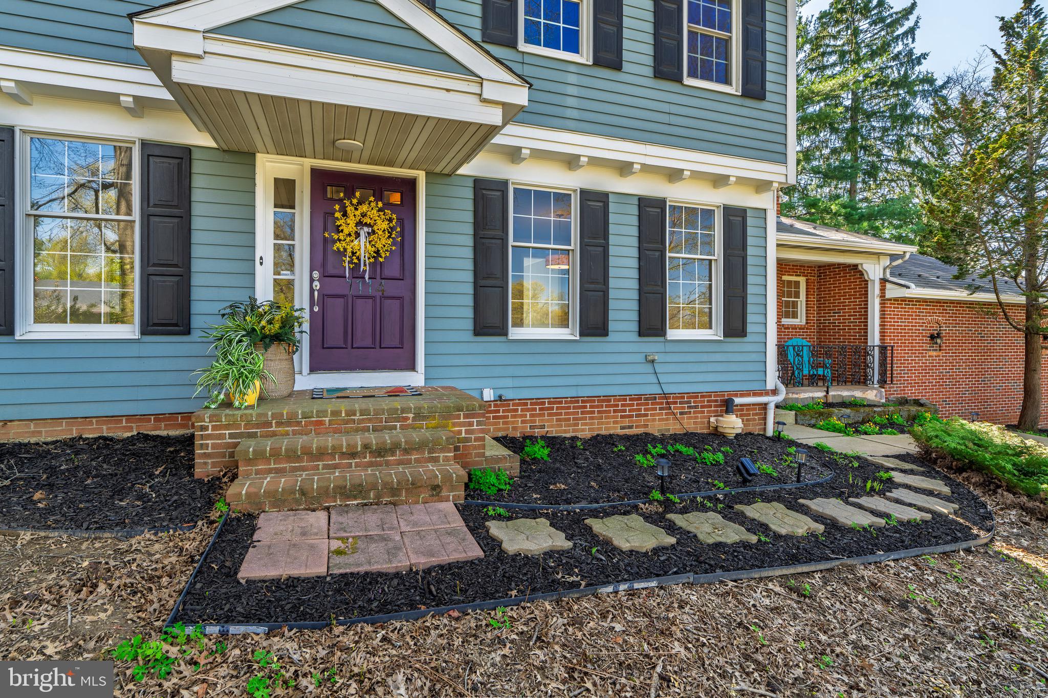 1114 COLONIAL ROAD