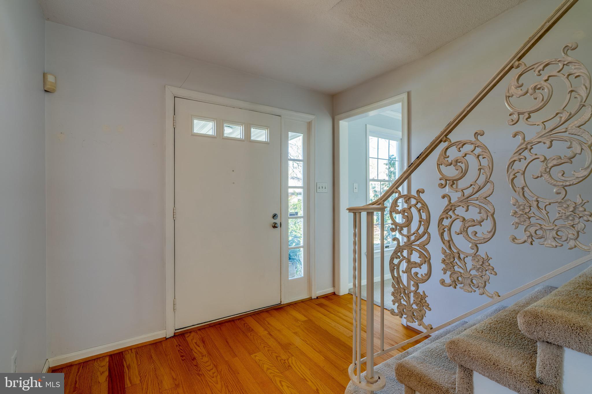1114 COLONIAL ROAD