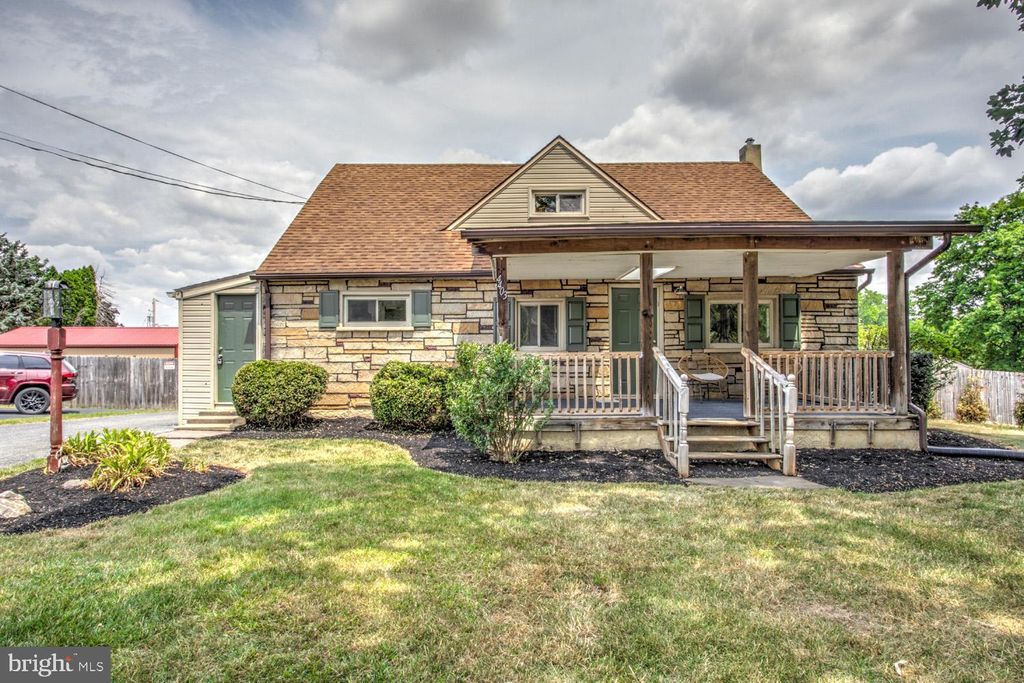 Photo of 4403 CHINCHILLA AVE, MOUNT JOY, PA 17552 (MLS # PALA2036100)