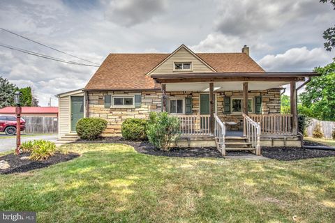 Photo of 4403 CHINCHILLA AVE, MOUNT JOY, PA 17552 (MLS # PALA2036100)