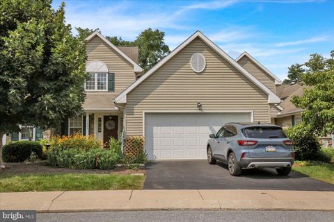 Photo of 1523 Hickory Run Court, ELIZABETHTOWN, PA 17022 (MLS # PALA2074018)