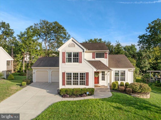 13452 LAKE SHORE DR, HERNDON, VA 20171 - Image 4192d77f56bea0afd69b77f9dde8bcd6/1451153988