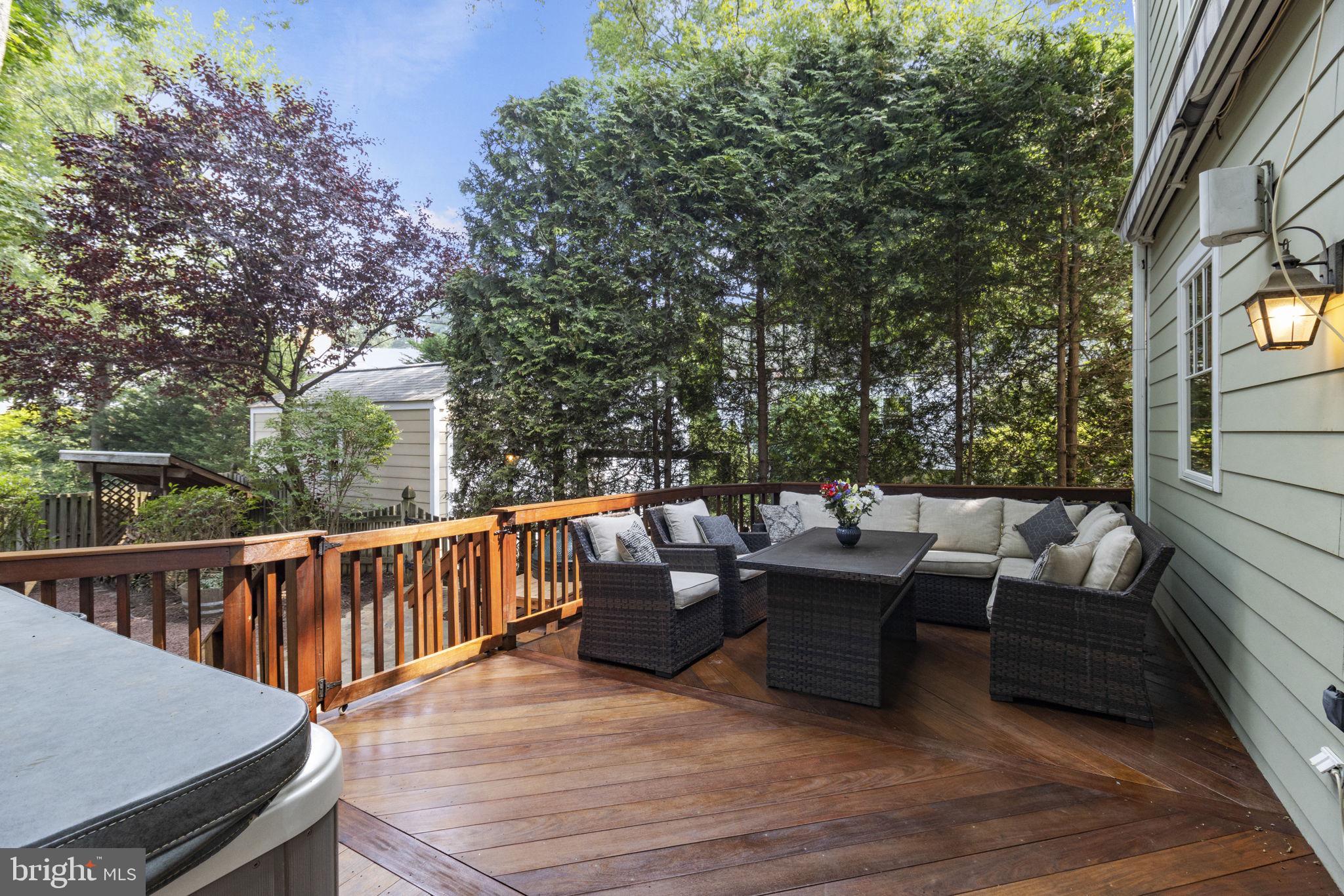 FAIRWAY HILLS - Residential