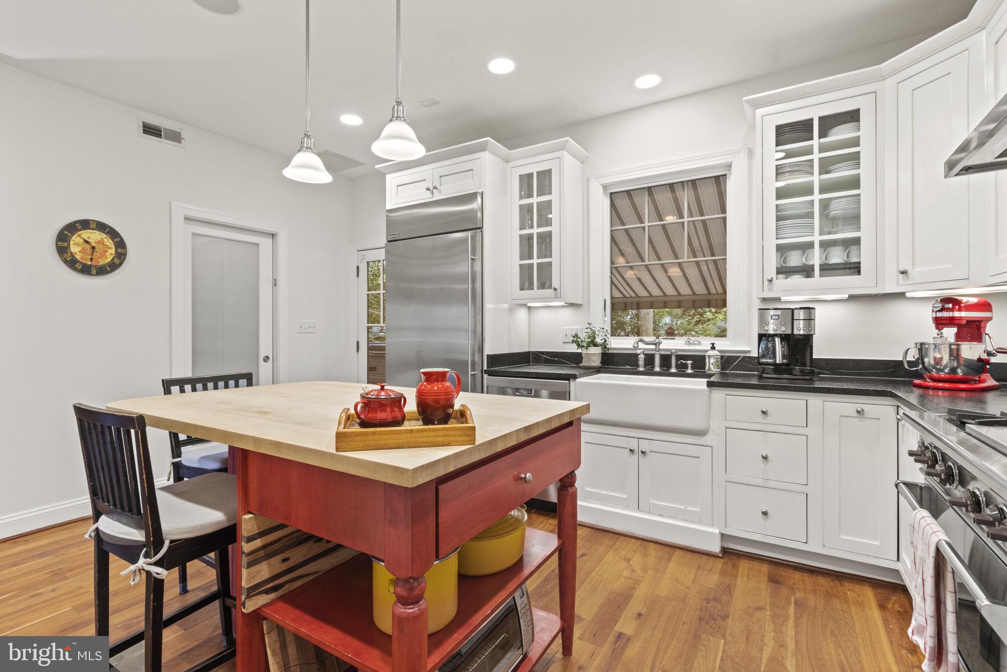 FAIRWAY HILLS - Residential