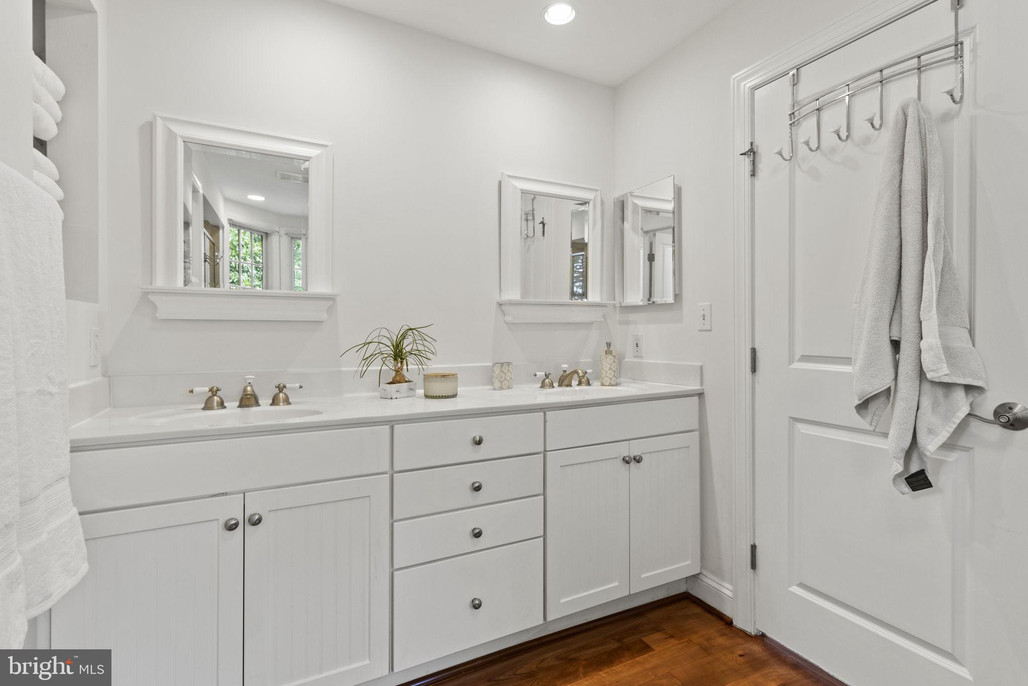 FAIRWAY HILLS - Residential