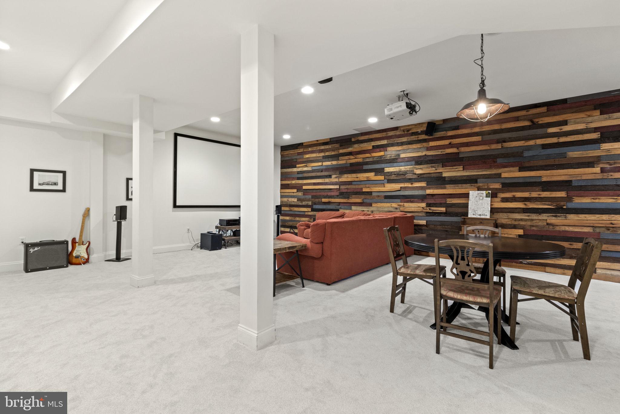 FAIRWAY HILLS - Residential